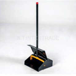 ที่โกยผงพลาสติก ล็อคได้มีฝาปิด