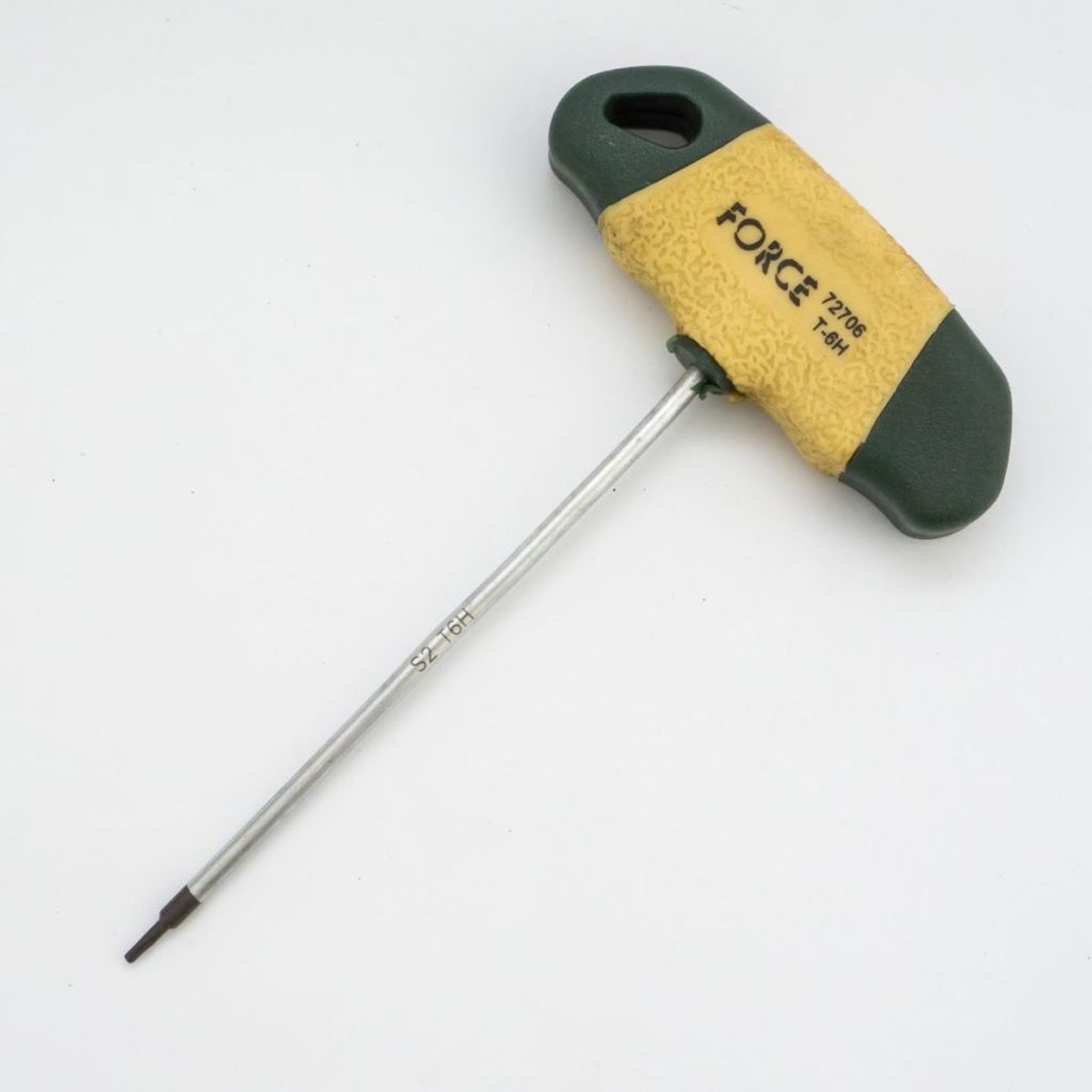 ไขควงตัวทีหัวจีบ แกนกลวง FORCE รุ่น 72706 by STNTRADE